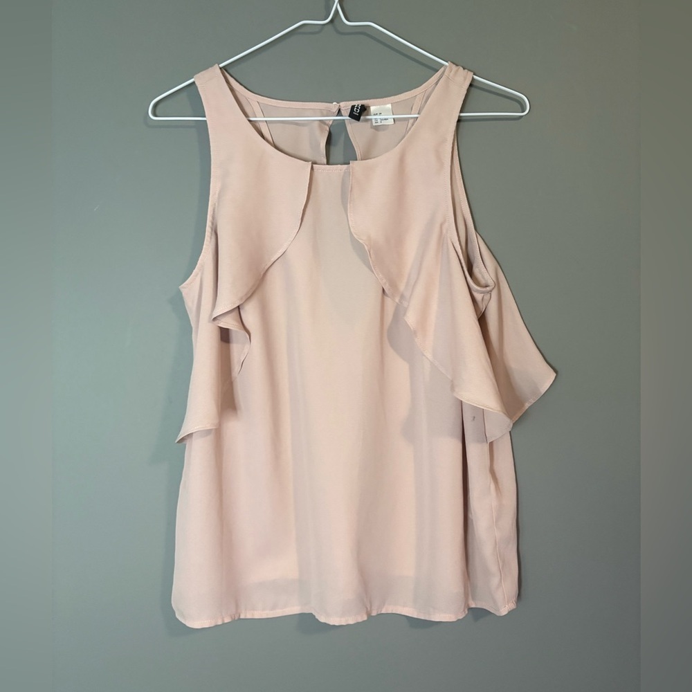 Divided size 8 Elegant Pink Blush Sleeveless Ruffle Top with Keyhole back